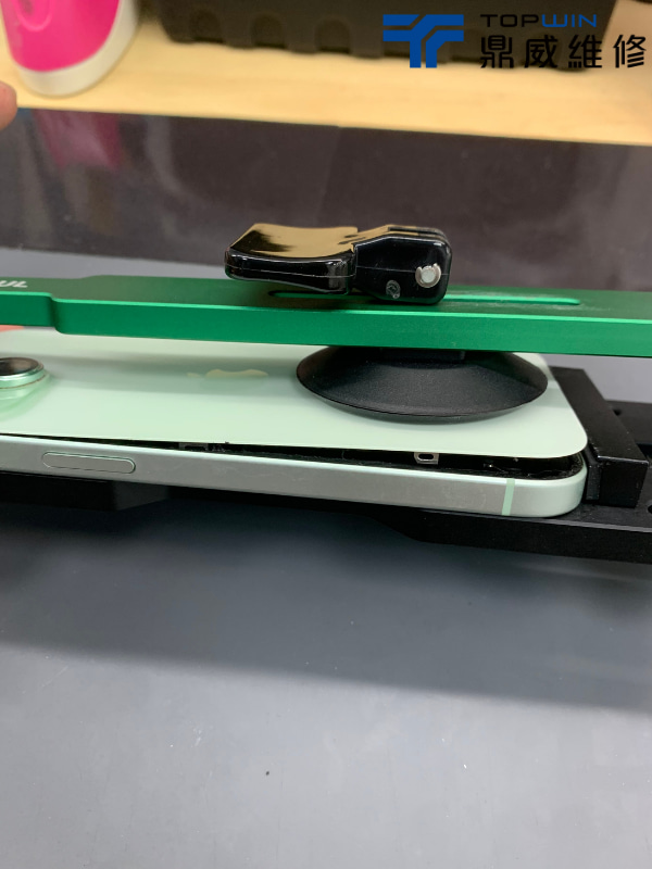 iPhone 15 拆機與零件檢測 3