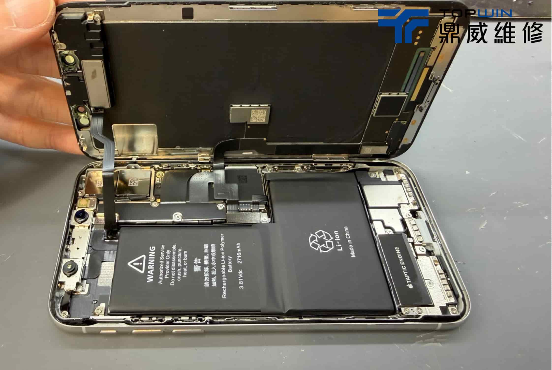 再不修就太晚!iPhone X電池膨脹到頂起螢幕的驚險案例 圖片6