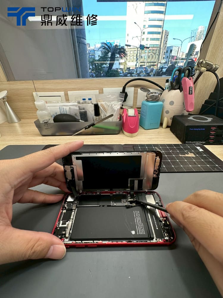 iphone螢幕維修案例-拆機過程