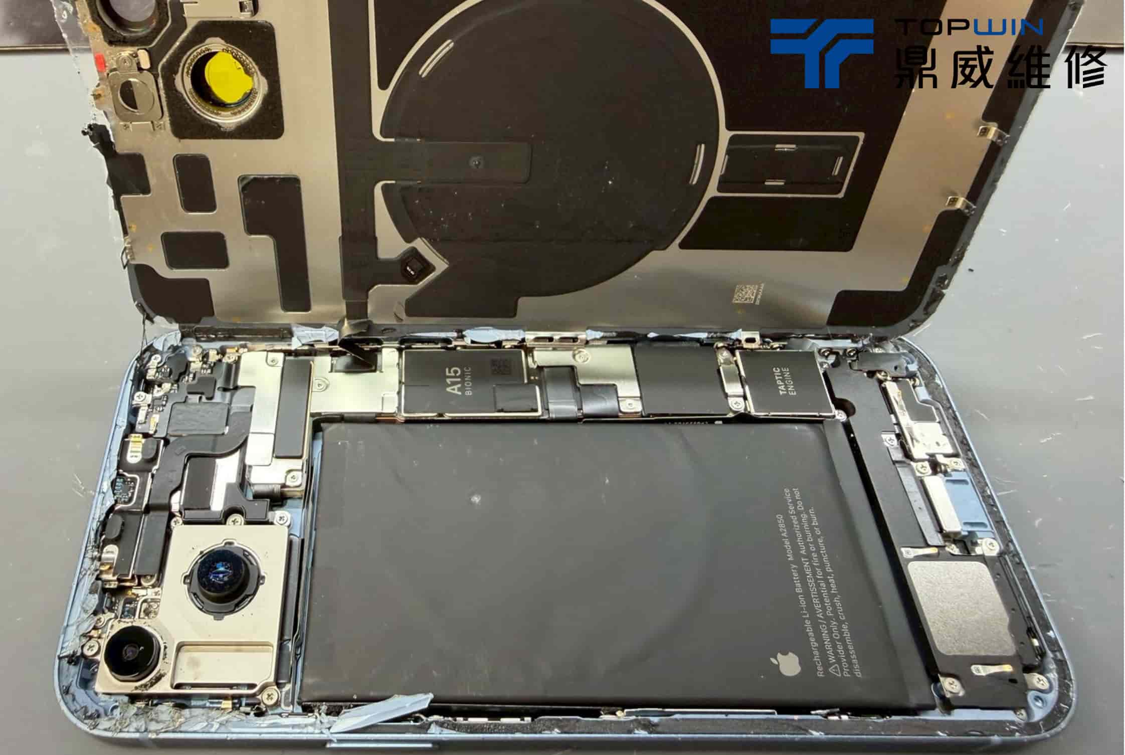差一步就報廢！iPhone 14 Plus背板維修與電池膨脹完整處理紀錄 圖片4