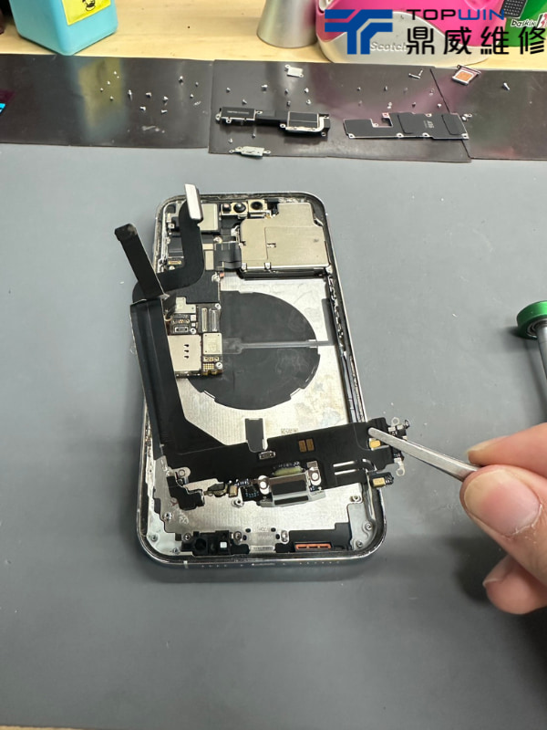 iPhone 14 Pro Max無法充電維修檢測案例圖5