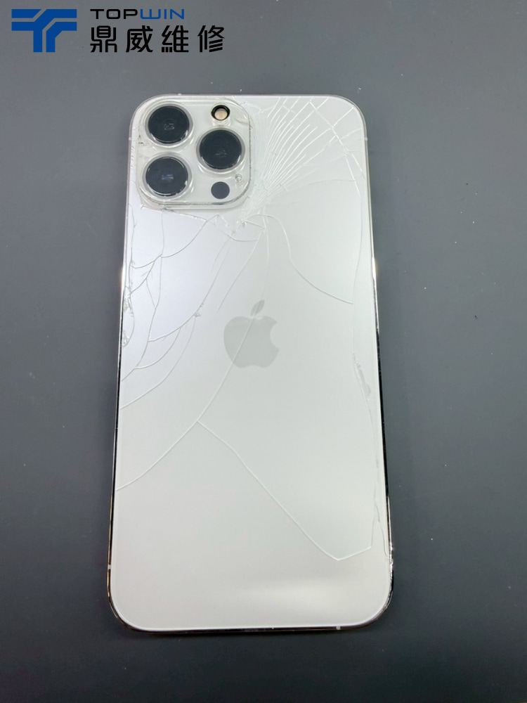 手機背面玻璃充滿裂痕