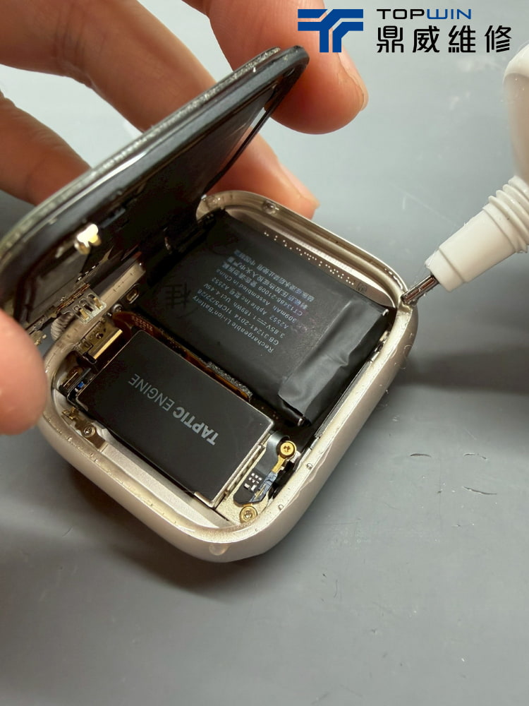 不是手錶壞，是電池老了：Apple Watch S7換電池 圖片8
