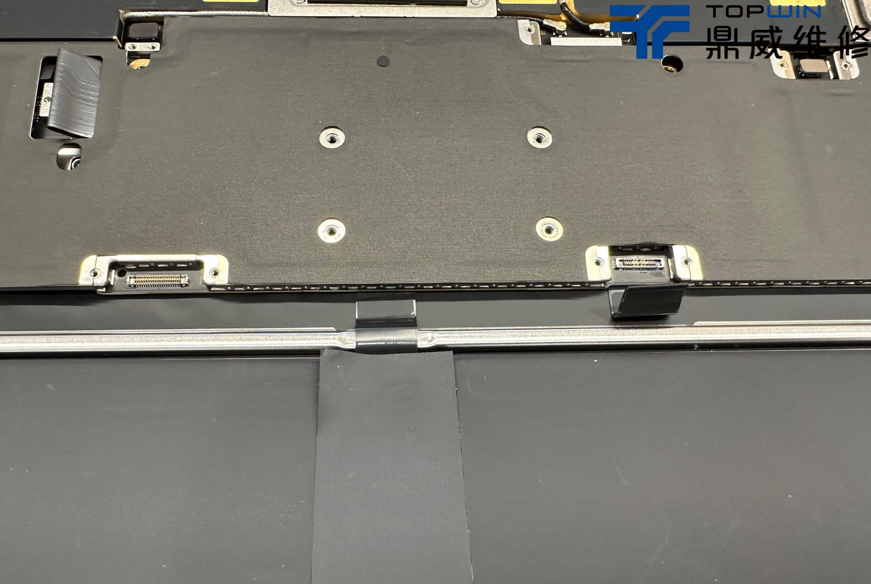 MacBook Air M2(A2681)插著電才能用? 充電線拔掉瞬間關機! 圖片3