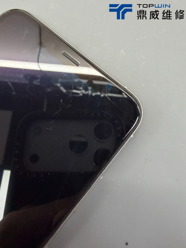 iPhone Xs Max液晶不顯破損？ 交給鼎威維修來幫您處理！ 圖片1