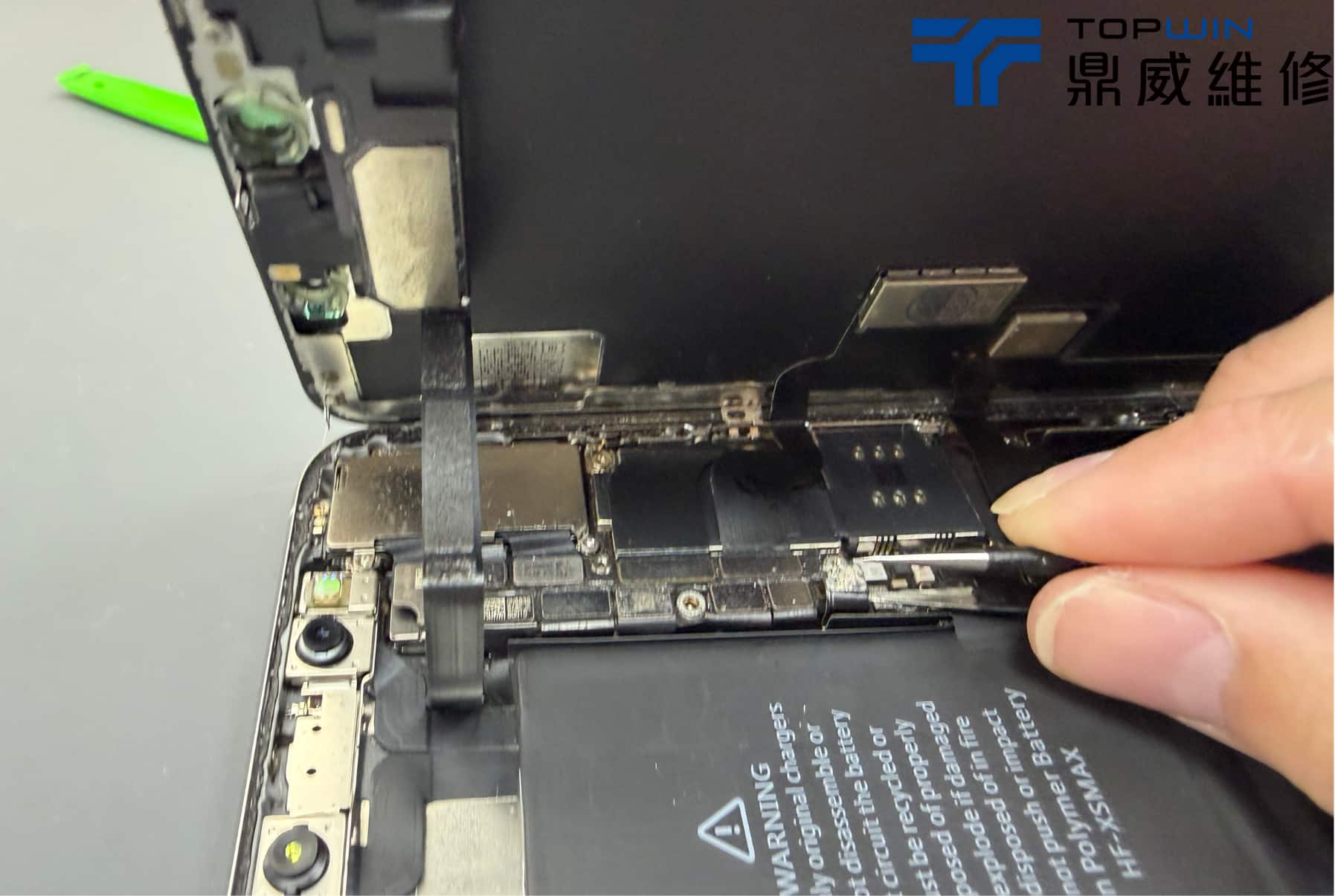 iPhone Xs Max液晶不顯破損？ 交給鼎威維修來幫您處理！ 圖片4