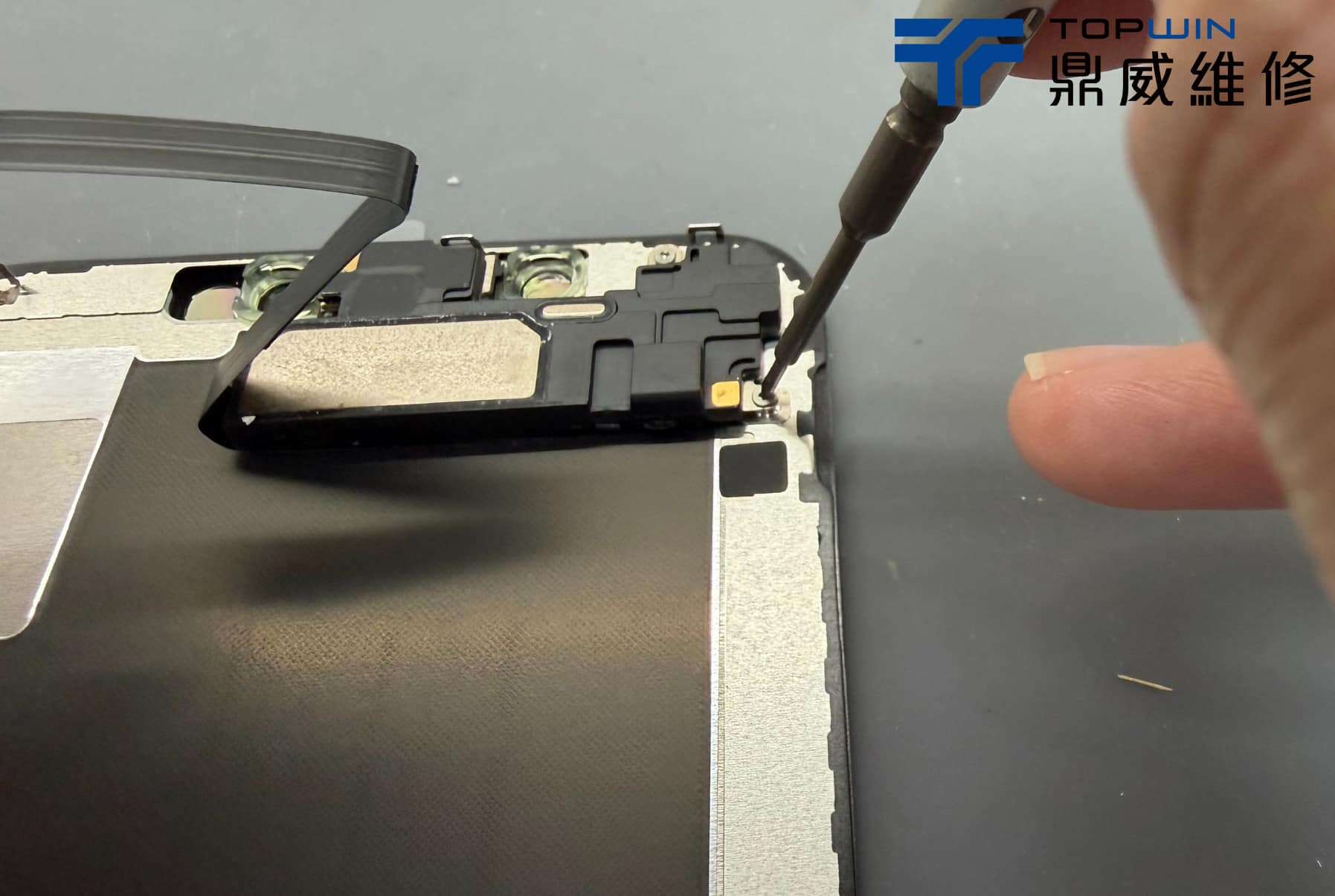 iPhone Xs Max液晶不顯破損？ 交給鼎威維修來幫您處理！ 圖片7