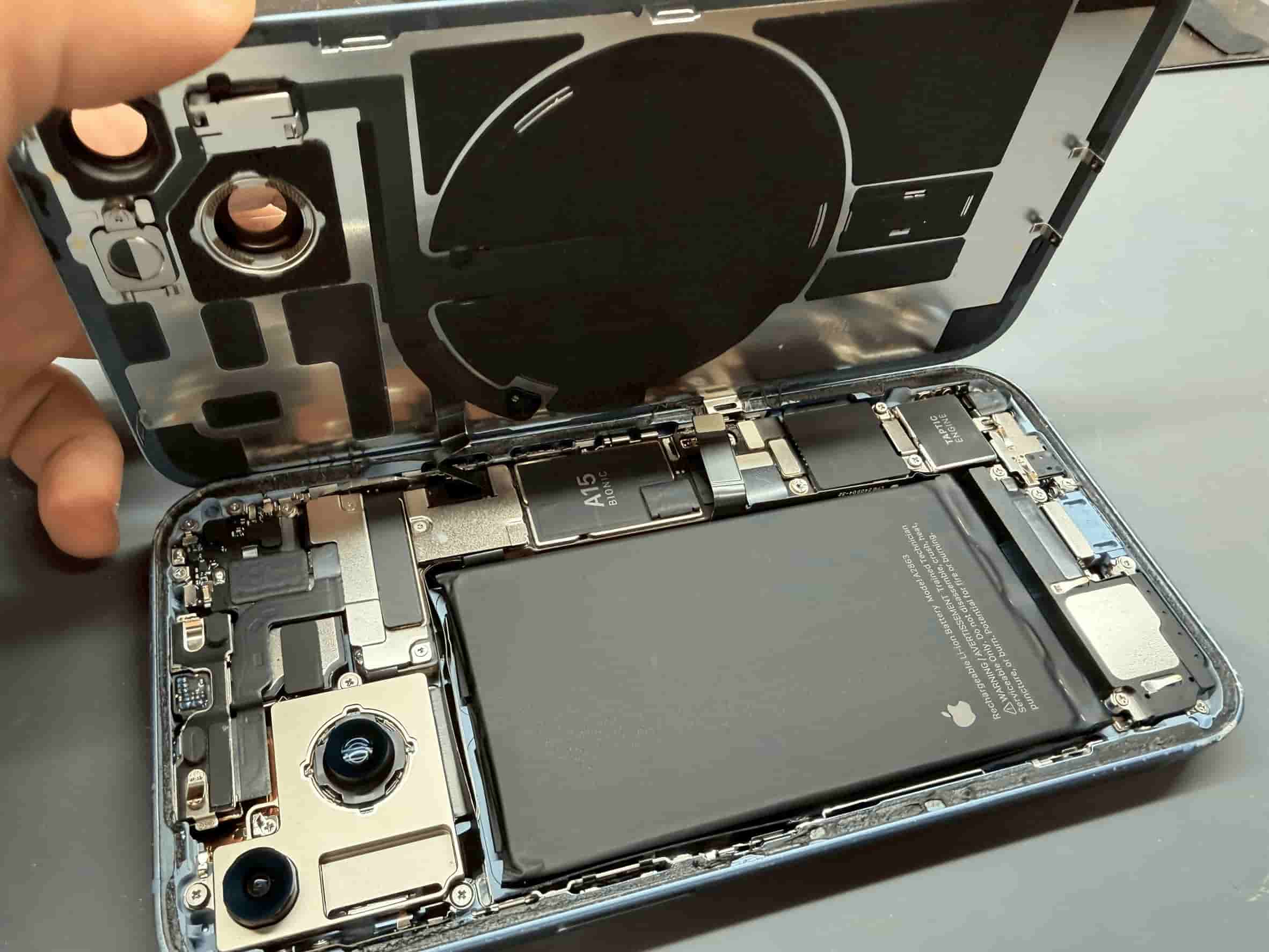 iPhone14 面板更換案例解析｜專業維修流程與客戶心得分享 圖片2