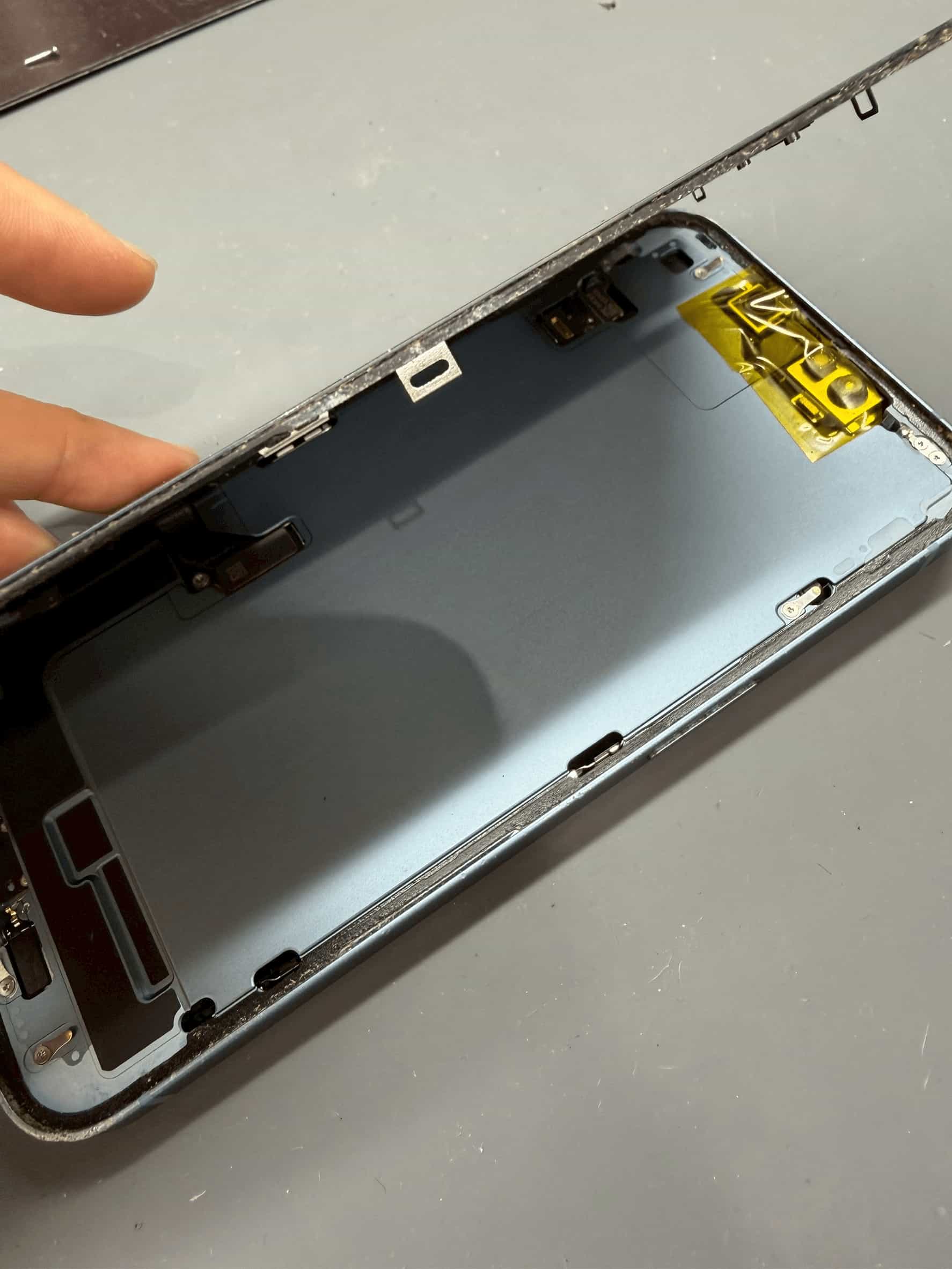 iPhone14 面板更換案例解析｜專業維修流程與客戶心得分享 圖片3