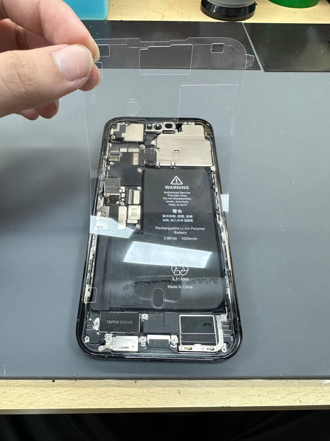 iPhone 14 Pro Max後玻璃破裂了嗎？別怕！換塊新的就好了 圖片6