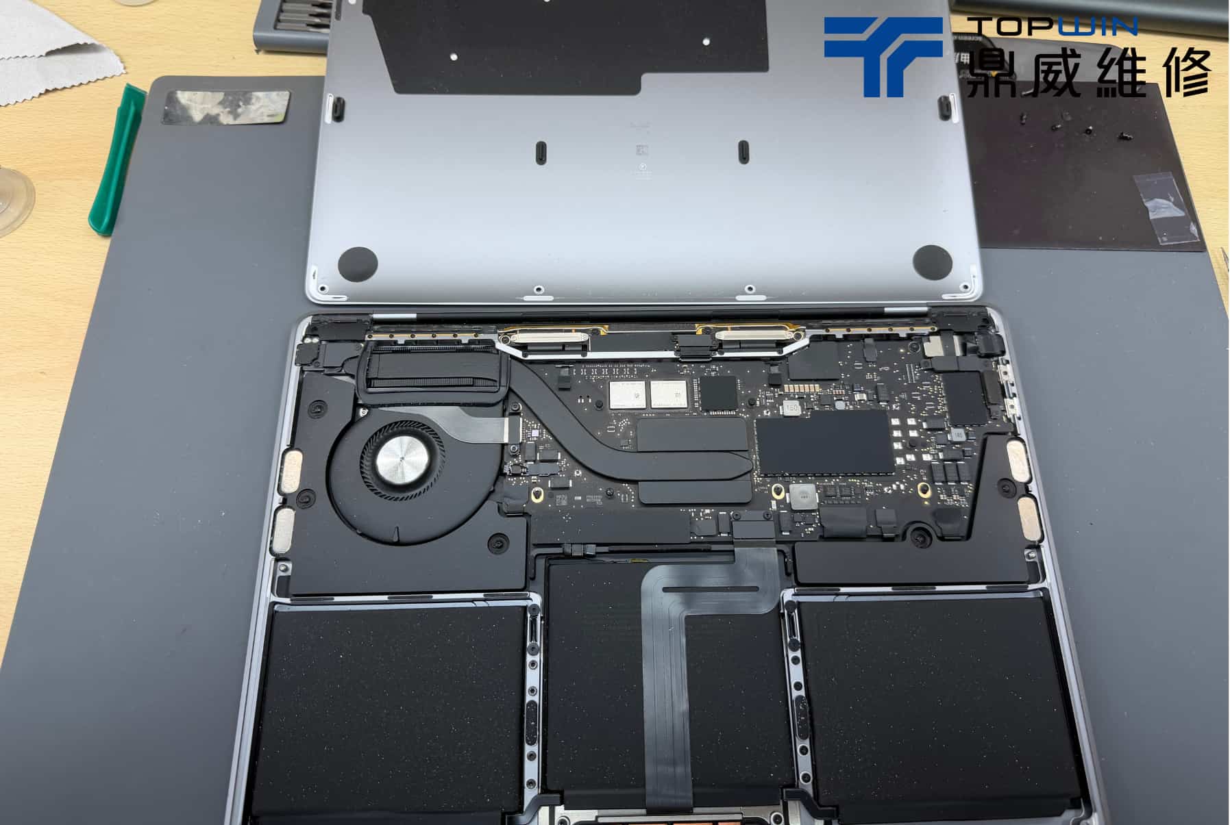MacBook Pro(A2338) 電池膨脹自己關機?來讓鼎威幫您解決! 圖片3