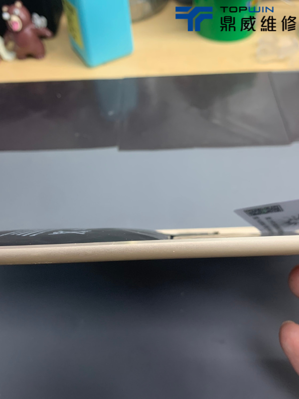iPad Air 2 內部電池膨脹高度超過邊框