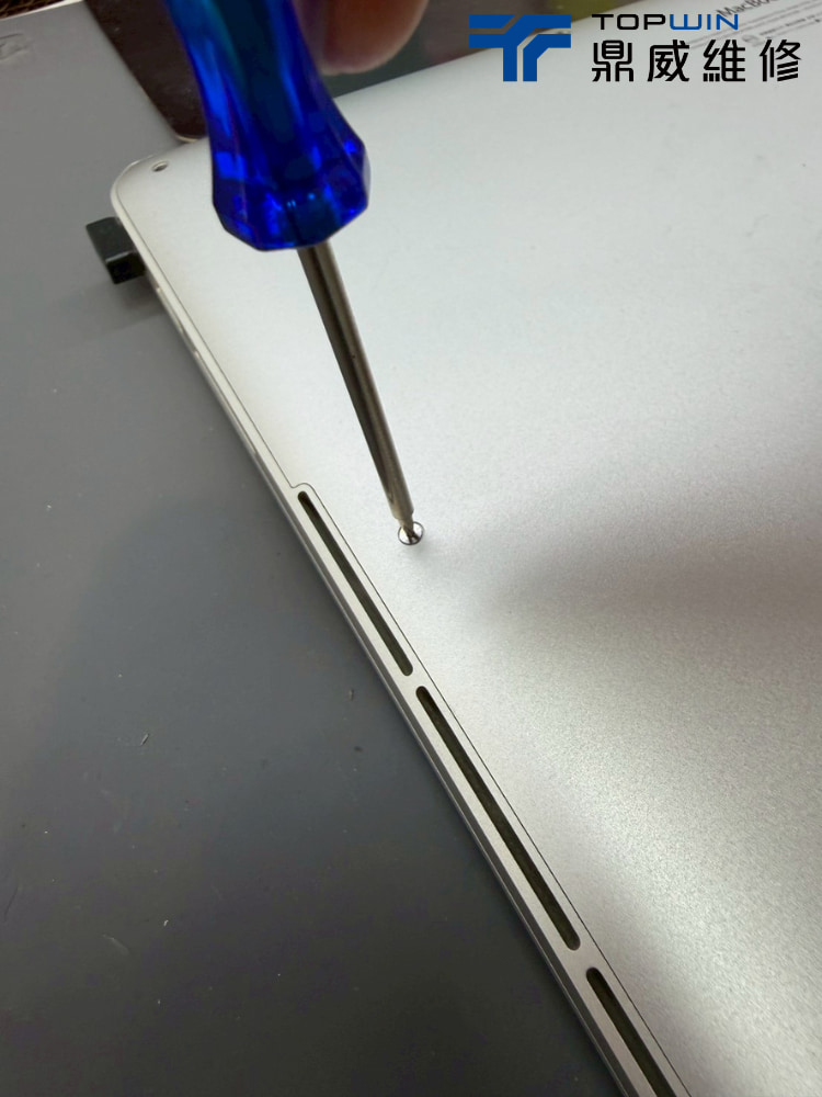 MacBook Pro A1502 電池拆裝維修 2
