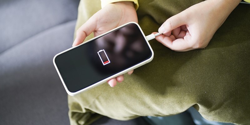 iPhone無法充電怎麼辦？6大原因曝光，教你7招快速搶救手機電量