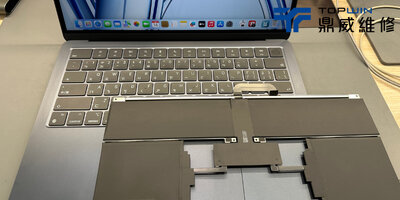 【維修案例】MacBook Air M2(A2681)插著電才能用? 充電線拔掉瞬間關機!