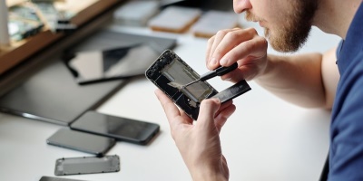 iPhone手機維修怎麼選 官方授權iPhone手機維修店家