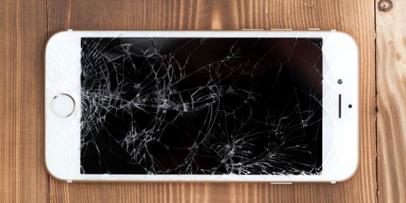 iPhone螢幕維修看這篇！3招自我檢測、維修價格和流程，選對維修不踩雷